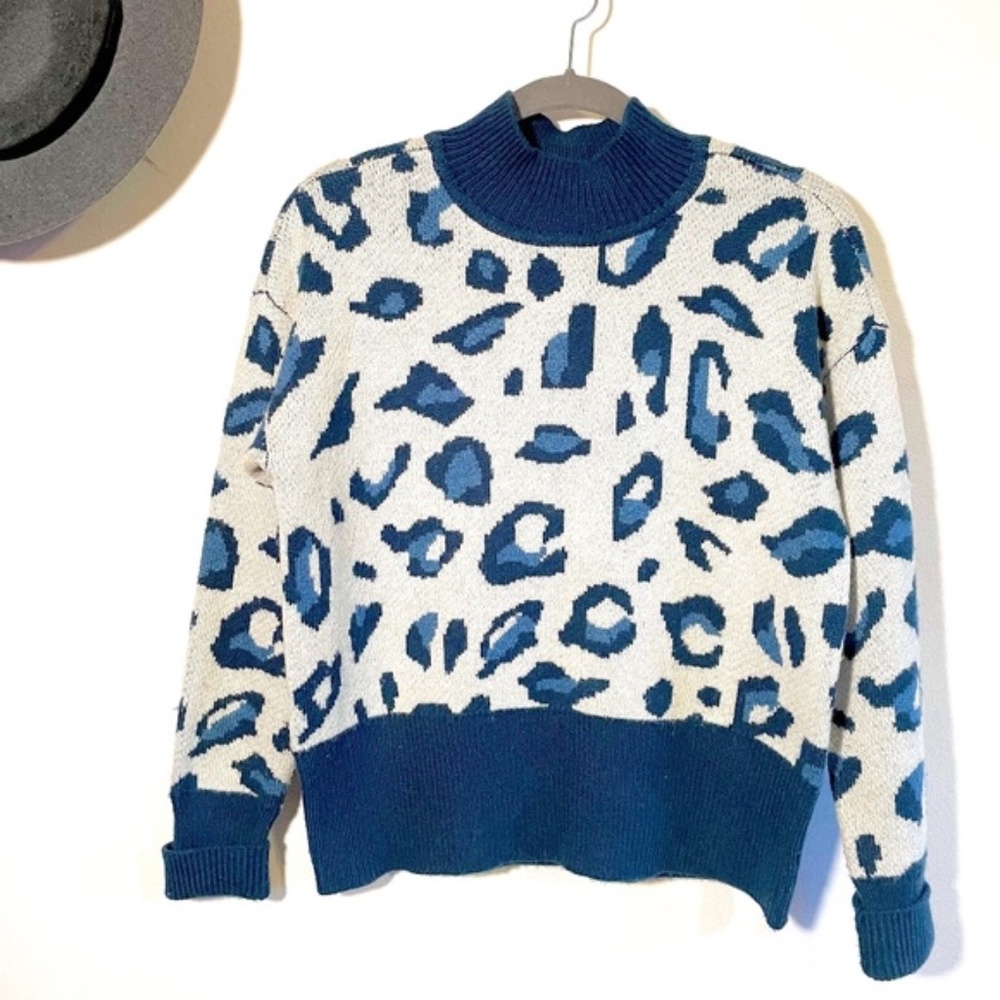 Designe History Blue Leopard Print Sweater